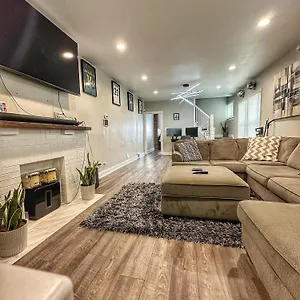 Modern Luxe 3br 1ba With Bar 7 Columbus